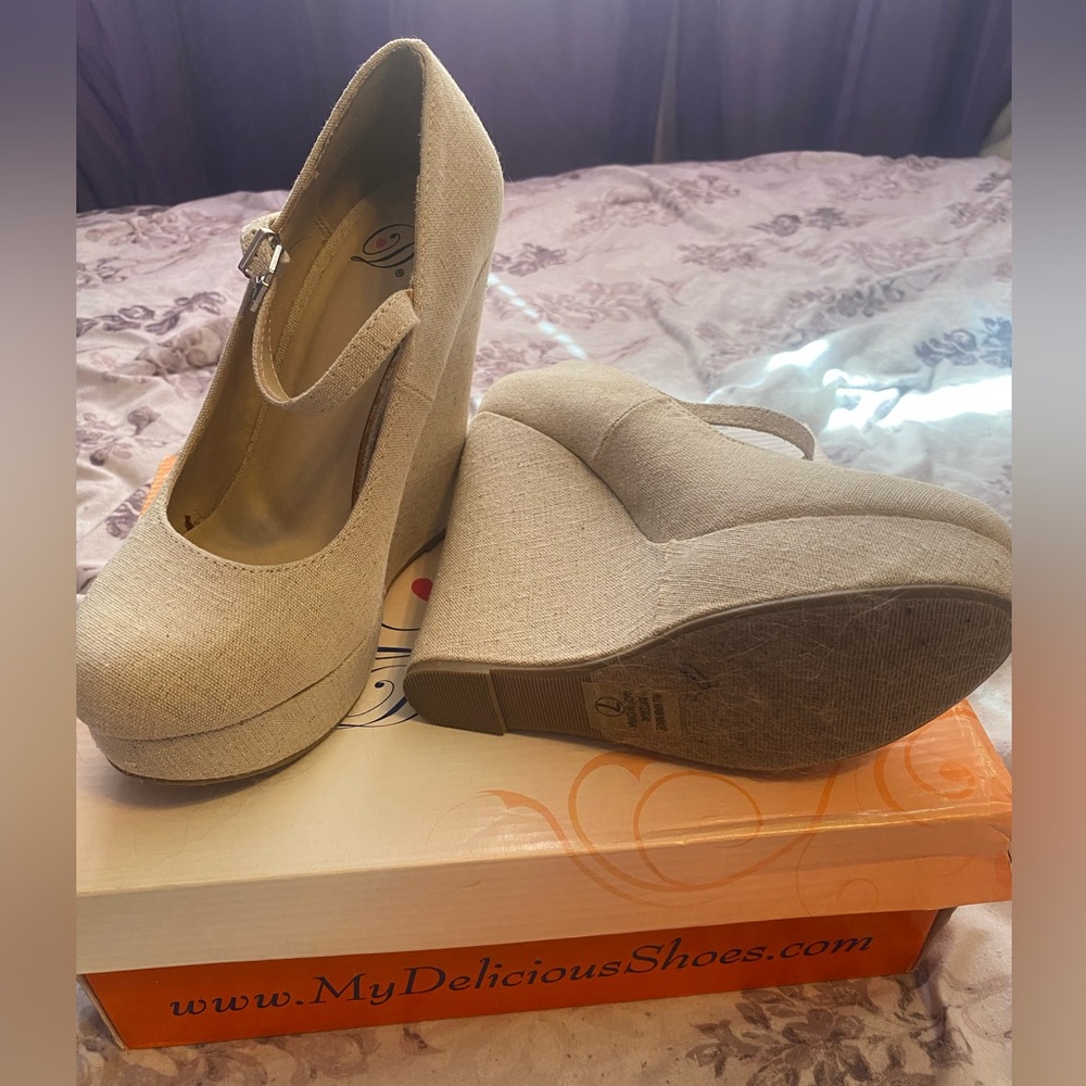 Delicious Women's Beige Wedge Shoes